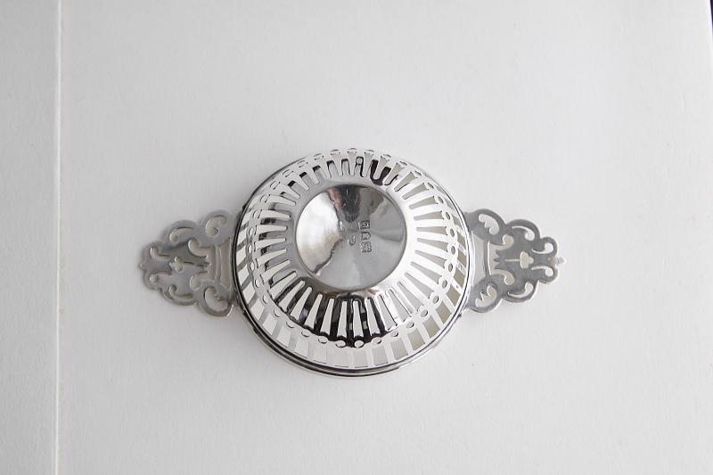 ヴィクトリアンシルバー　キャンディバスケット　william comyns and sons イギリス　アンティークストリュフ