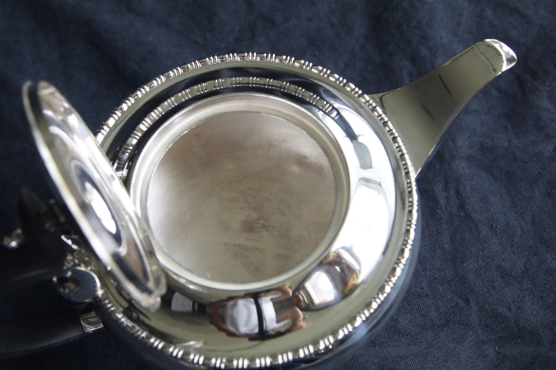 walker and hall シルバープレートティー四点揃い　ティーポット　イギリス アンティークストリュフ