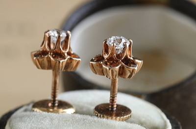 オールドマインカットダイヤモンドピアス　フラワーイヤリング　ヨーロッパ アンティークストリュフ