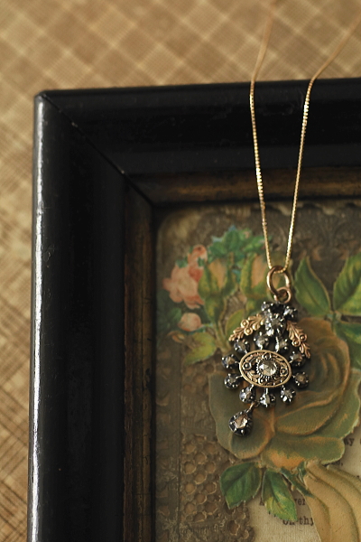 ローズカットダイヤモンド　シルバーゴールドペンダント　イギリス アンティークストリュフ