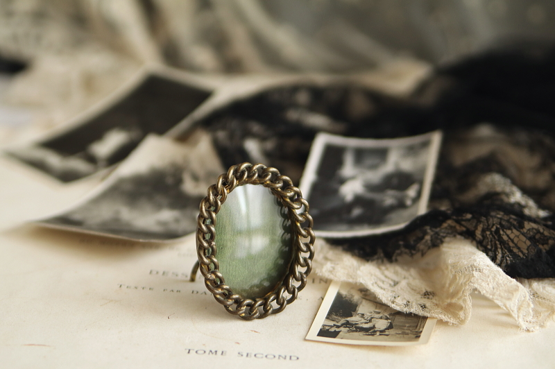 チェーンフレーム　オーバルフォトフレーム　ヴィクトリアン　イギリス アンティークストリュフ