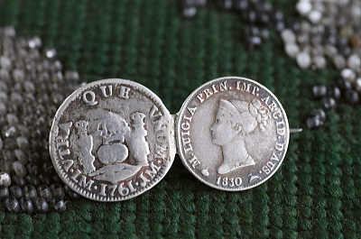 銀貨のブローチ　アンティークジュエリー　ヴィンテージアクセサリー　スペイン　アンティークストリュフ 20251211