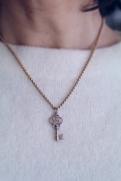 ヴィンテージシルバーキーチャーム　 アンティークジュエリー　ヴィンテージアクセサリー　イギリス　アンティークストリュフ 20251216