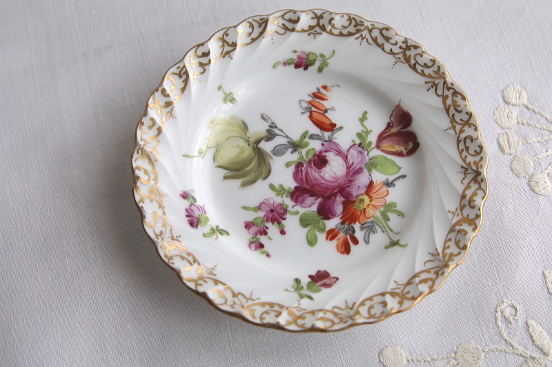 ドレスデンの花の小皿　ドイツ　アンティークストリュフ