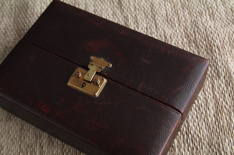 モロッコレザー　ジュエリーケース　イギリス　アンティークストリュフ