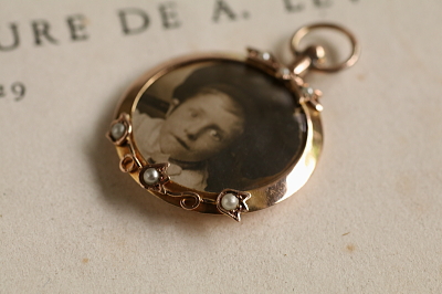 エドワーディアン　ゴールドロケットペンダント　イギリス　アンティークストリュフ