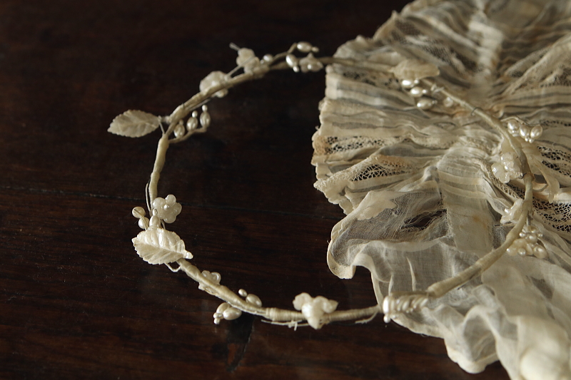 ワックスフラワーのフウエディングティアラ　イギリス　アンティークストリュフ