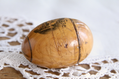 卵型のニードルケース　the columbian egg ドイツ　アンティークストリュフ
