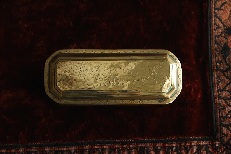 花唐草のブラスケース　ジョージアン　イギリス アンティークストリュフ
