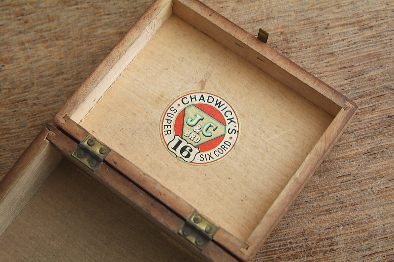糸メーカーのモシュリンヌボックス　CHADWICK'S　イギリス　アンティークストリュフ