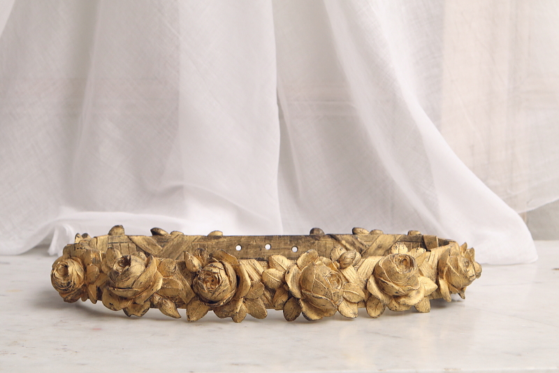 ブロンズの薔薇の天蓋装飾　フランス　アンティークストリュフ