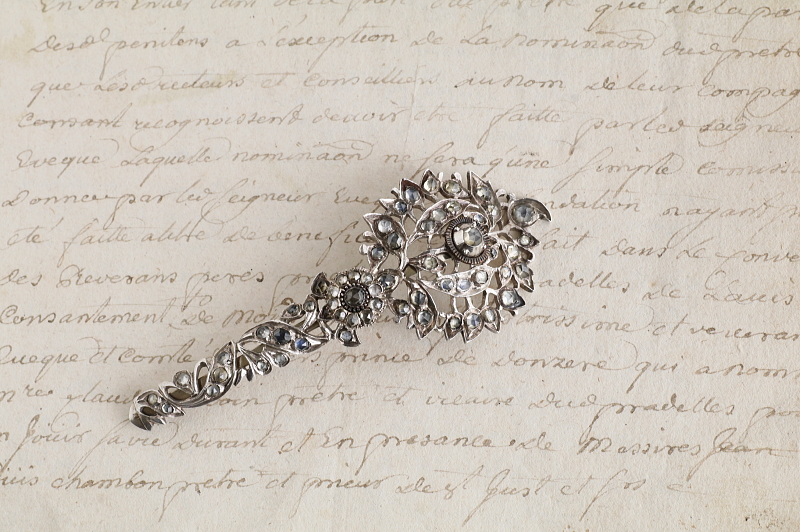 ローズカットストーン　シルバーターバンピン　イギリス アンティークストリュフ