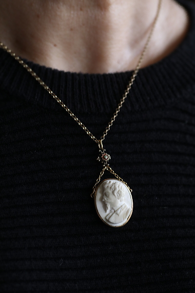 Victorian　ラーバカメオペンダント　イタリア　アンティークストリュフ