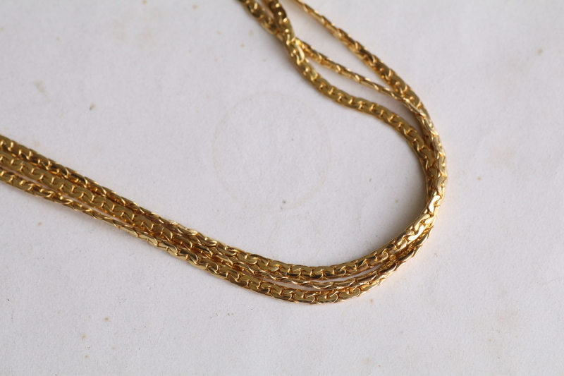 ゴールドトーンメタル　3連チェーンネックレス　イギリス　コスチュームジュエリー アンティークストリュフ