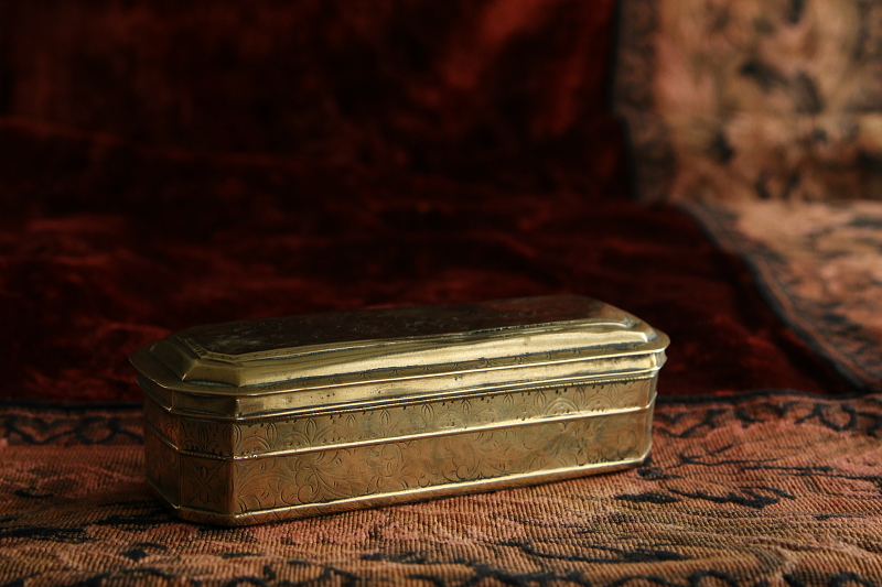花唐草のブラスケース　ジョージアン　イギリス アンティークストリュフ