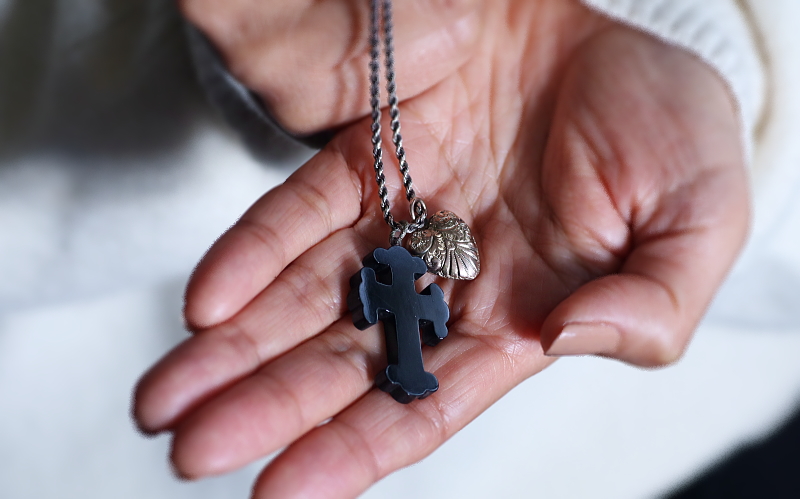 ヴィクトリアンジェット　クロスペンダントトップ　アンティークジュエリー　ヴィンテージアクセサリー　イギリス　アンティークストリュフ 20251216