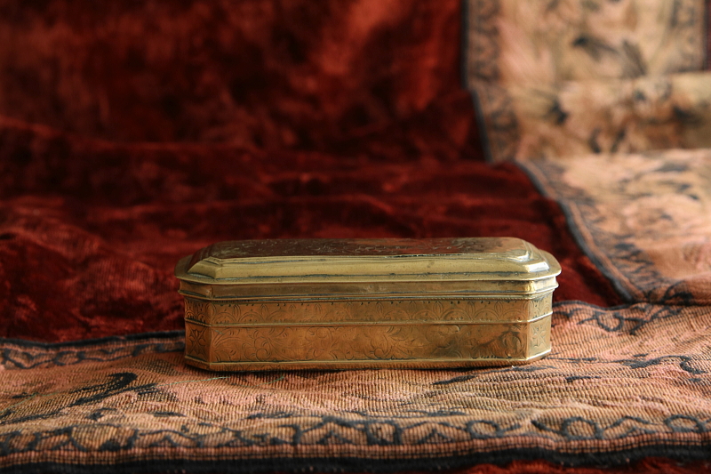 花唐草のブラスケース　ジョージアン　イギリス アンティークストリュフ