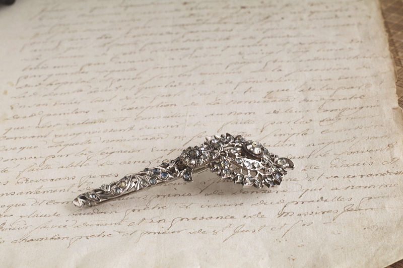 ローズカットストーン　シルバーターバンピン　イギリス アンティークストリュフ