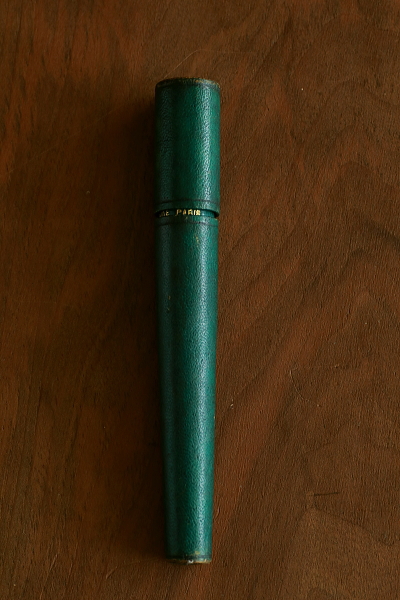 ギロッシュエナメルアンドアイボリーシガレットホルダー　リボンとローズガーランド　フランス　アンティークストリュフ