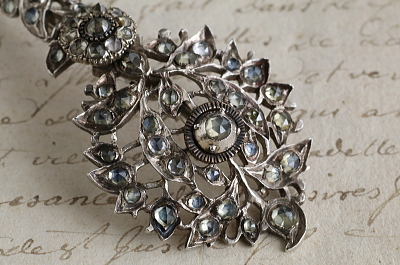 ローズカットストーン　シルバーターバンピン　イギリス アンティークストリュフ