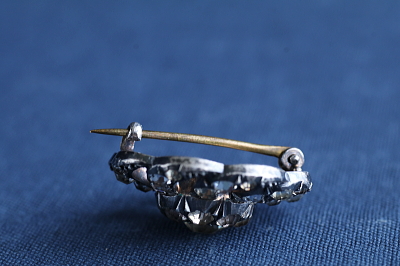 オールドペーストシルバーブローチ　ヨーロッパ　アンティークストリュフ