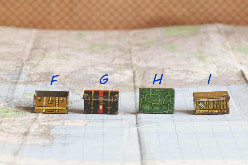アンティークビスケットティンボックス　ブリキ缶　Hudson Scott & Sons Ltd,　Huntley & Palmers イギリス