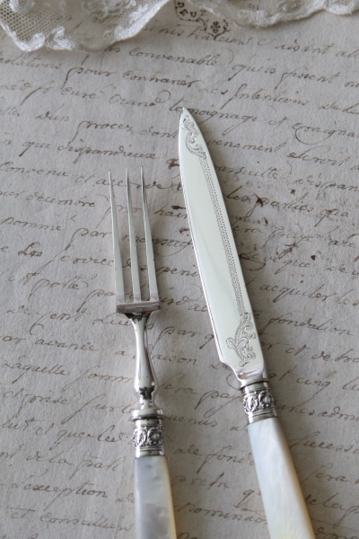 マザーオブパールハンドルデザートナイフ＆フォーク　イギリス　アンティークストリュフ