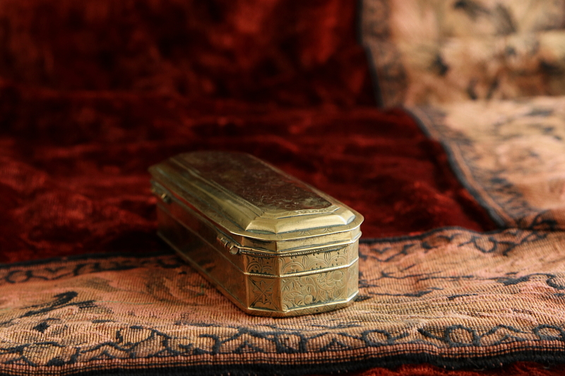 花唐草のブラスケース　ジョージアン　イギリス アンティークストリュフ