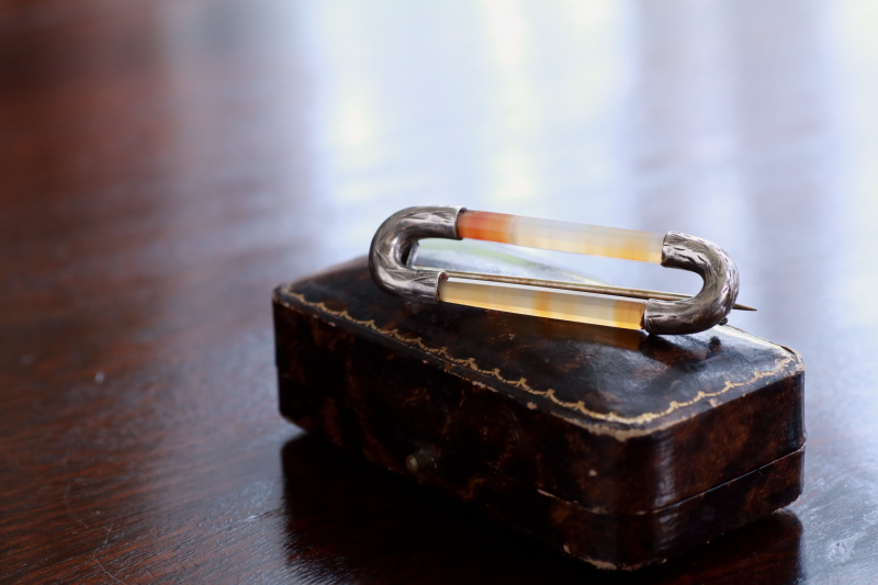 ヴィクトリアンアゲートアンドシルバー　スコティッシュシルバーブローチ　アンティークストリュフ