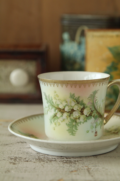 鈴蘭のティーカップアンドソーサー　チェコ　アンティークストリュフ 20250701