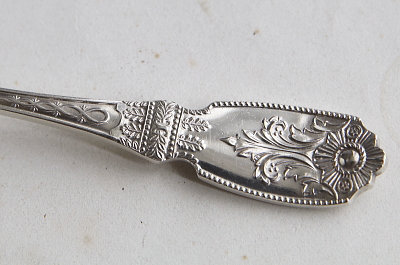 植物文様のジャムスプーン　ヴィクトリアン　イギリス　アンティークストリュフ