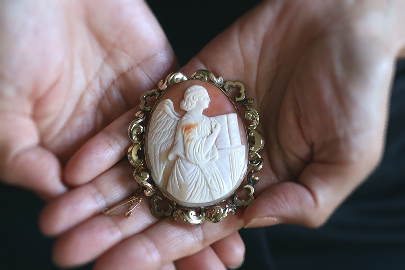 大天使のシェルカメオブローチ　ガブリエル　ヴィクトリアン　イギリス　アンティークストリュフ