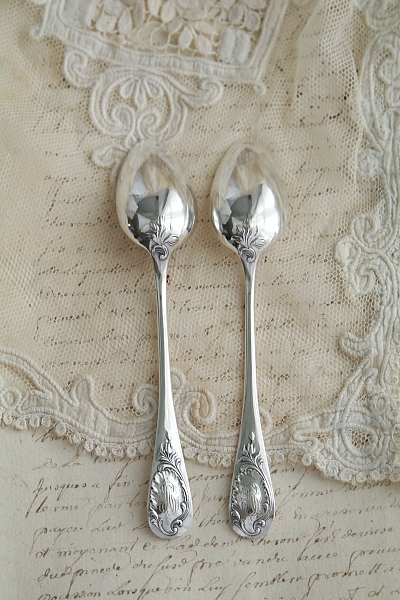 クリストフル Christofle　花のモノグラムティースプーン　フランス　アンティークストリュフ