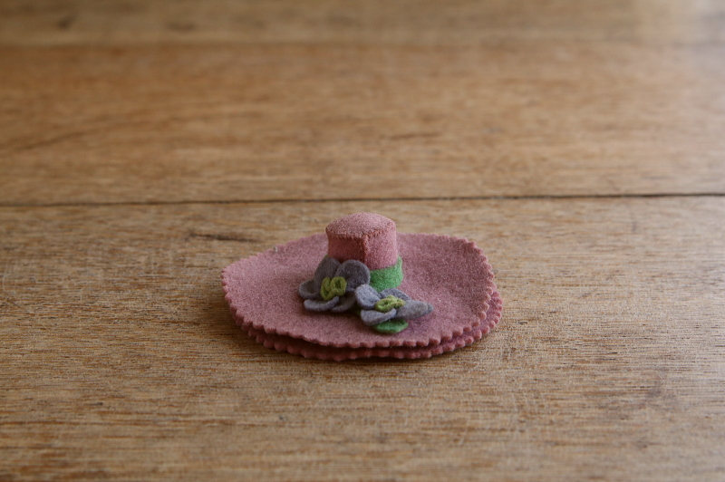 帽子のシンブル&ニードルケース　イギリス　アンティークストリュフ