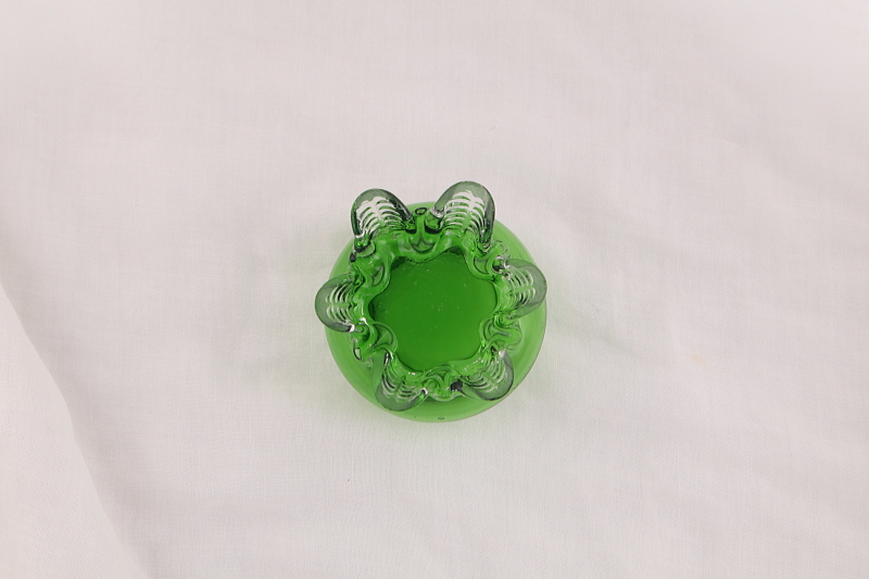 シルバーリムグリーングラスソルトディッシュ　ヴィクトリアン　イギリス　アンティークストリュフ