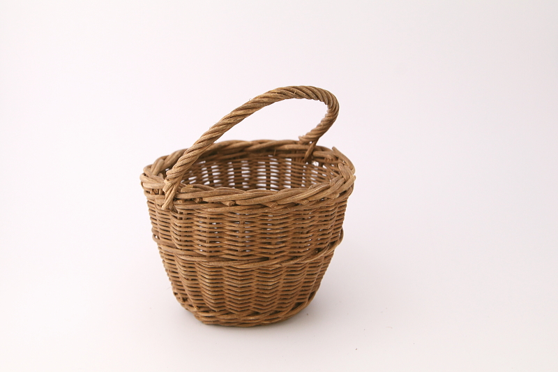 小さな籐のバスケット　ミニチュア　イギリス　アンティークストリュフ