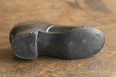 メタルシューズのピンクッション　イギリス　アンティークストリュフ