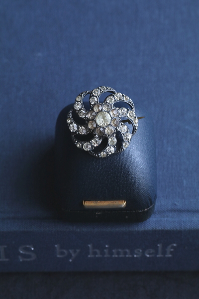 オールドペーストシルバーブローチ　ヨーロッパ　アンティークストリュフ 2026020304