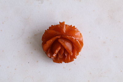 カーブドベークライト　薔薇のペンダントブローチ　ヨーロッパ アンティークストリュフ