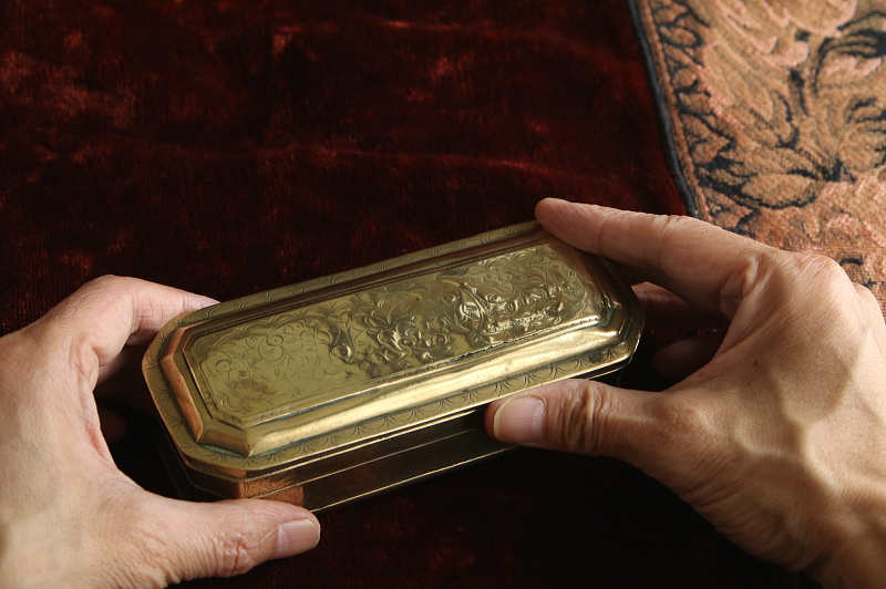 花唐草のブラスケース　ジョージアン　イギリス アンティークストリュフ