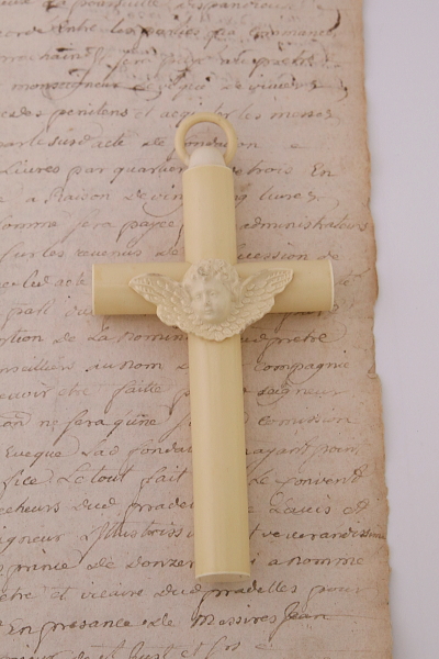 天使のゆりかごの十字架　セルロイド　フランス　アンティークストリュフ