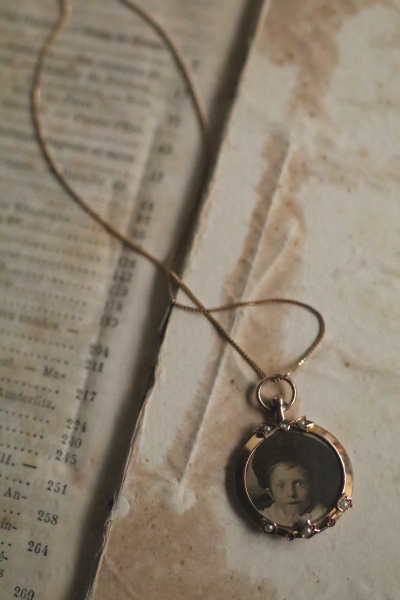 エドワーディアン　ゴールドロケットペンダント　イギリス　アンティークストリュフ 20260423