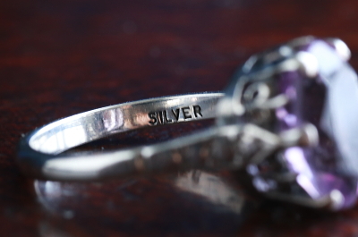 オーバルカットアメシスト　シルバーリング　イギリス　アンティークストリュフ