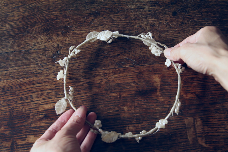 ワックスフラワーのフウエディングティアラ　イギリス　アンティークストリュフ