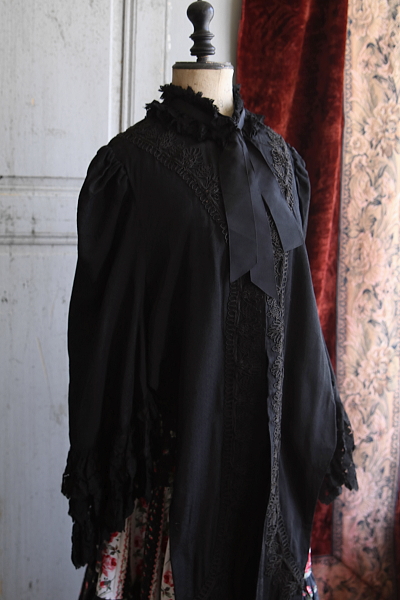 ブラックシルクのケープ　フランス　アンティークストリュフ 20251010