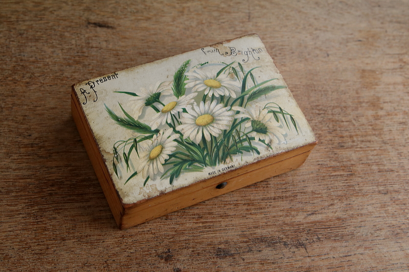 デイジーのモシュリンヌボックス　brighton ドイツ アンティークストリュフ