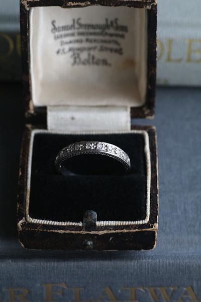 シングルカットダイヤモンド　ハーフエタニティリング　エンゲージ　イギリス　アンティークストリュフ 2026020306