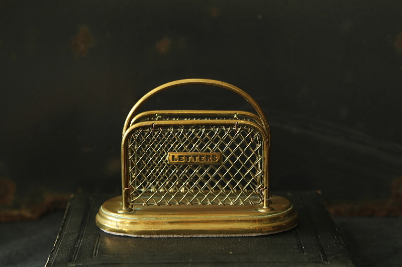 真鍮のレターラック　イギリス　アンティークストリュフ