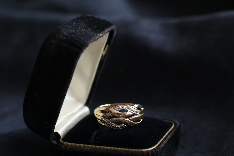  ワンポイントダイヤ　ヴィンテージリング　イギリス　アンティークストリュフ