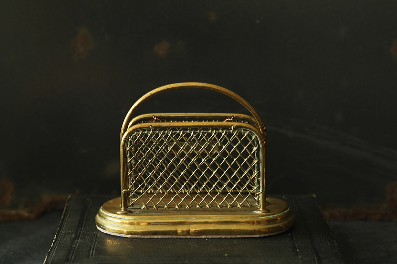 真鍮のレターラック　イギリス　アンティークストリュフ